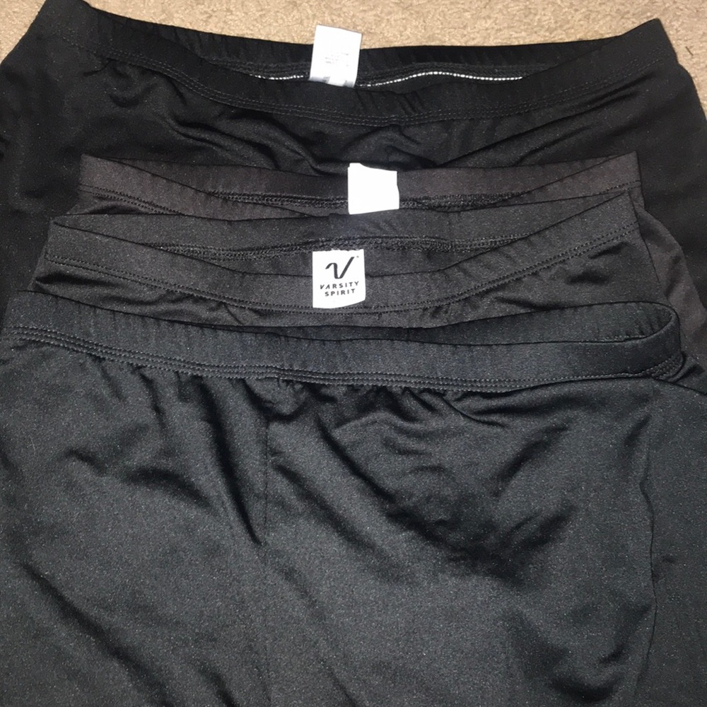 set of 4 of GM & Varisty bloomers. 3 med. 1 small